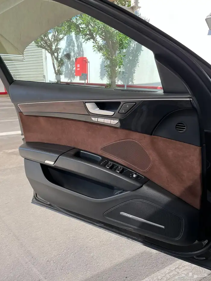 اودي للبيع A8Lنظيف 12