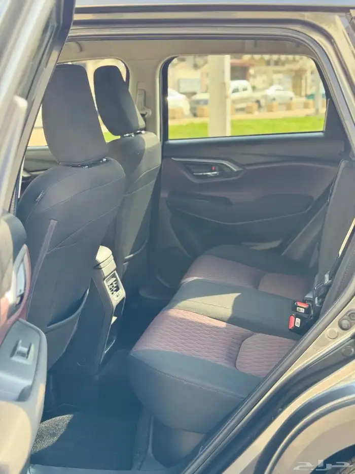 تويوتا اوربان كروزر 2023 GL بحالة الوكالة 28