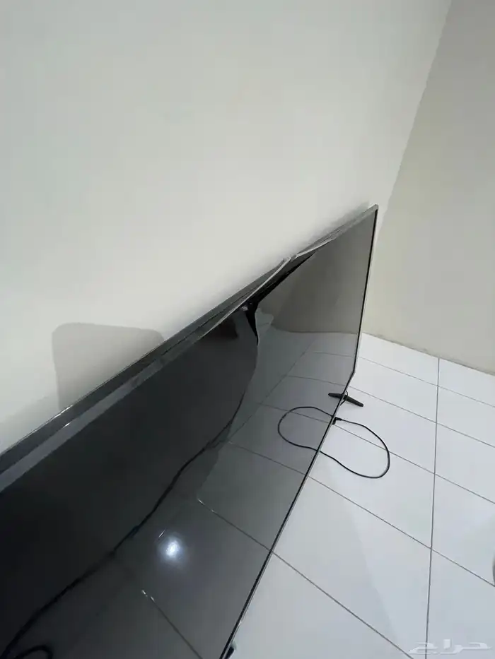 شاشة 55 بوصة فيها كسر من فوق للبيع 2