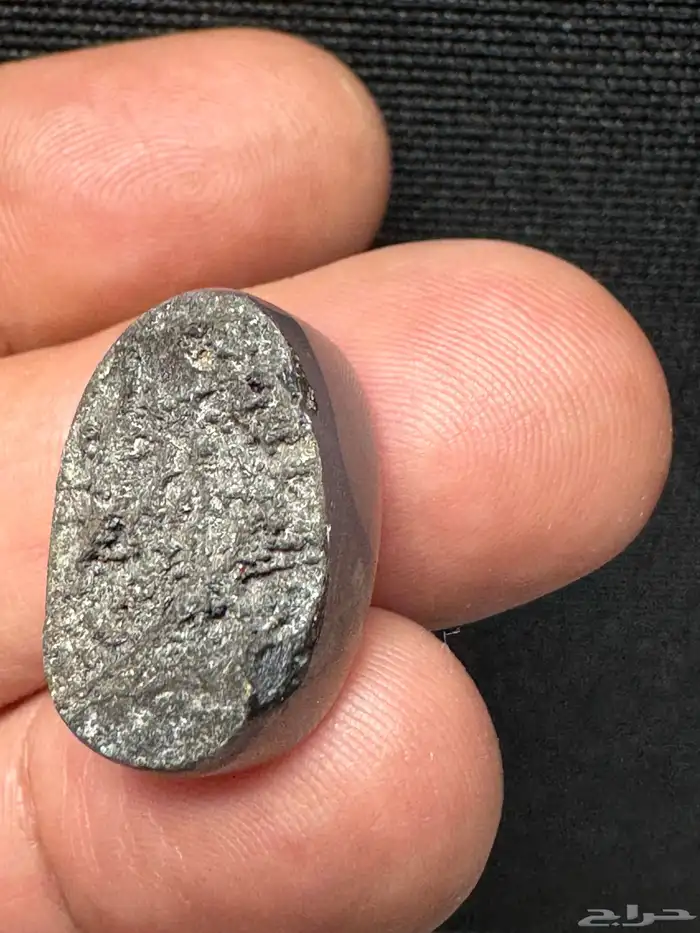 عقيق يماني أسود خام 7