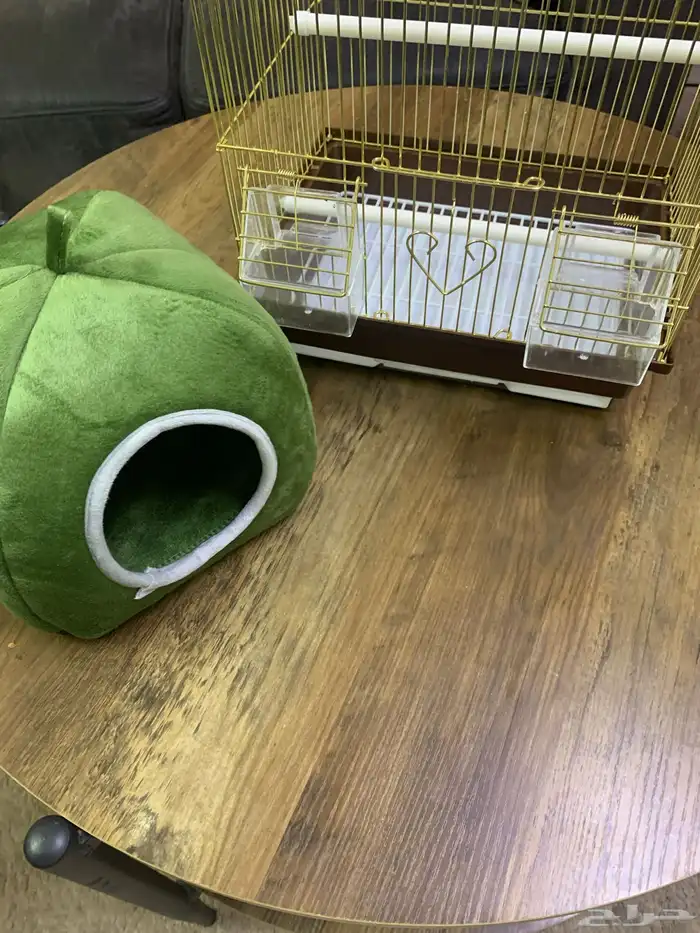 قفص للطيور مع الحضانة 2