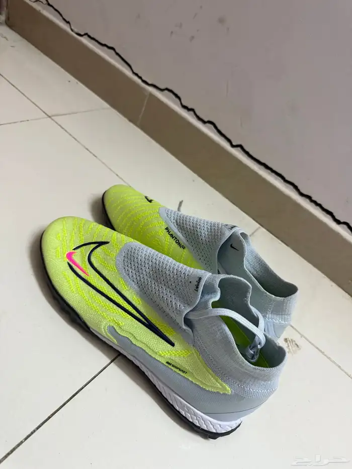 حذاء رياضي مقاس 45 0