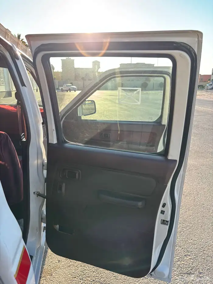 نيسان ددسن 2013 نظيف 39