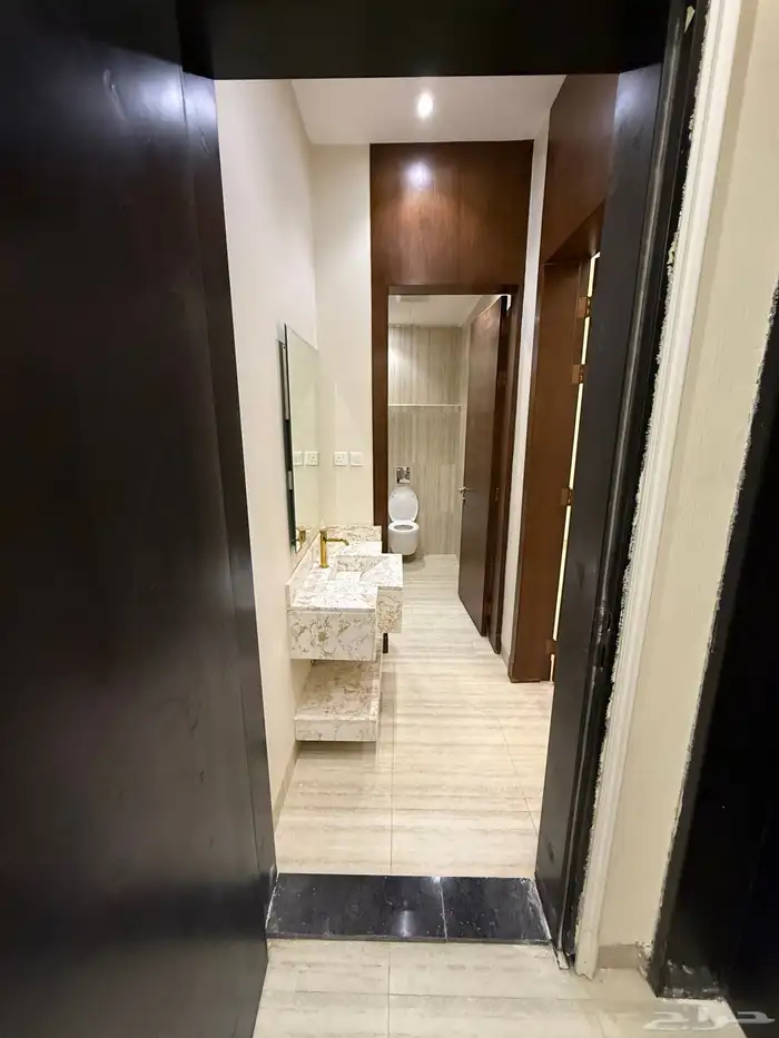 شقة كبيره فاخره للبيع في حي الرمال مخطط تلال 2