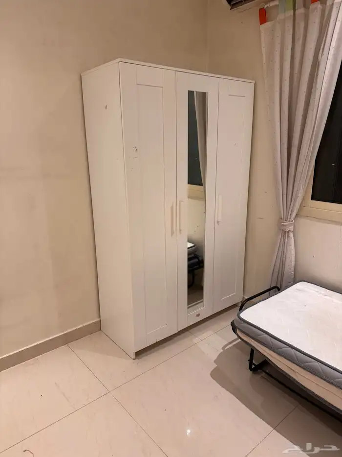 للبيع طاولات مجلس نظييفة وكراسي استرخاء واثاث 1