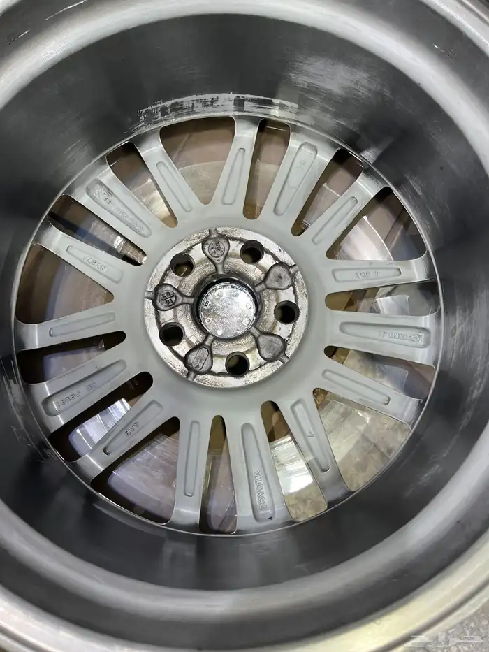 جنوط كامري موديل 2022 مقاس18 اصلي و كاله 4