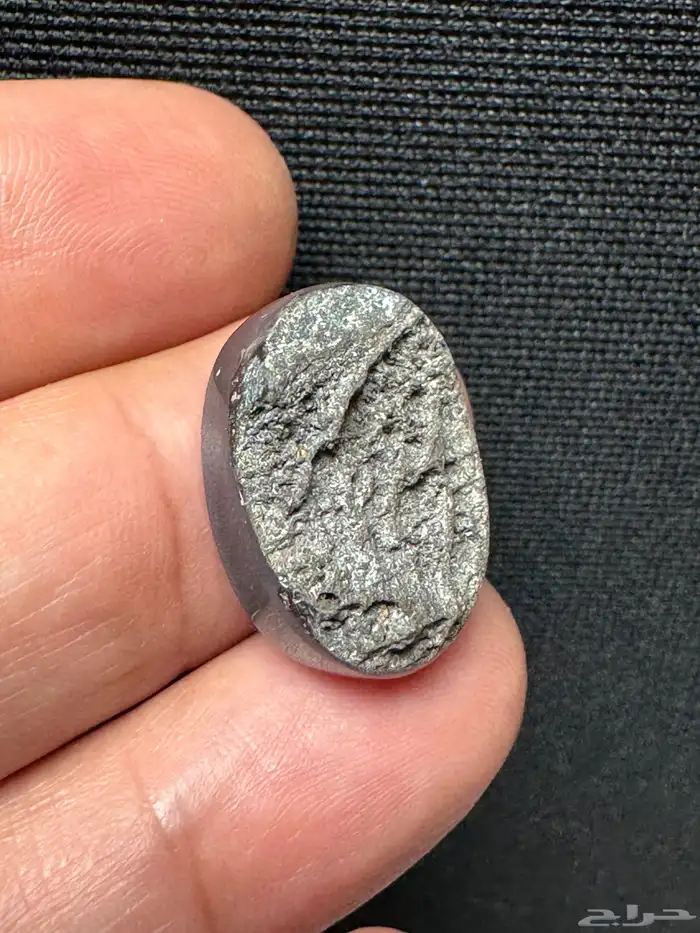 عقيق يماني أسود خام 31