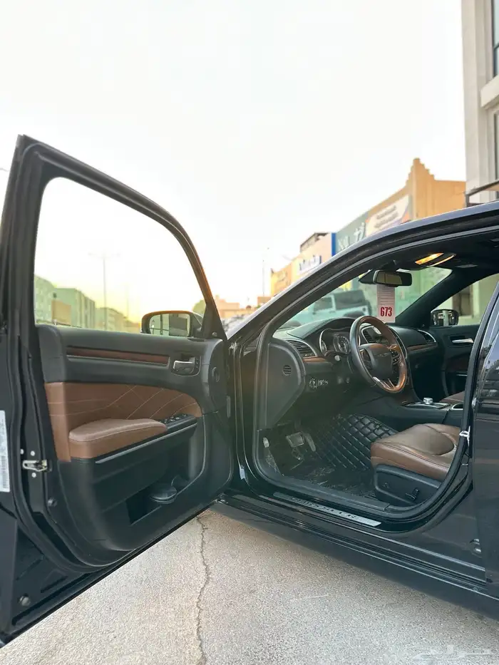 كرايزلر C300 اكزكتيف 2019 المتحدة 12