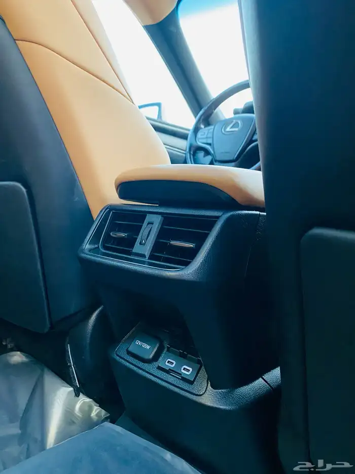 لكزس ES250 صيانات الشركه مالك واحد 44