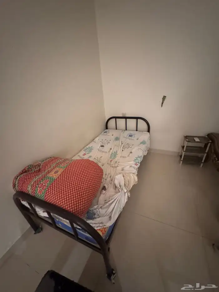 للبيع طاولات مجلس نظييفة وكراسي استرخاء واثاث 4