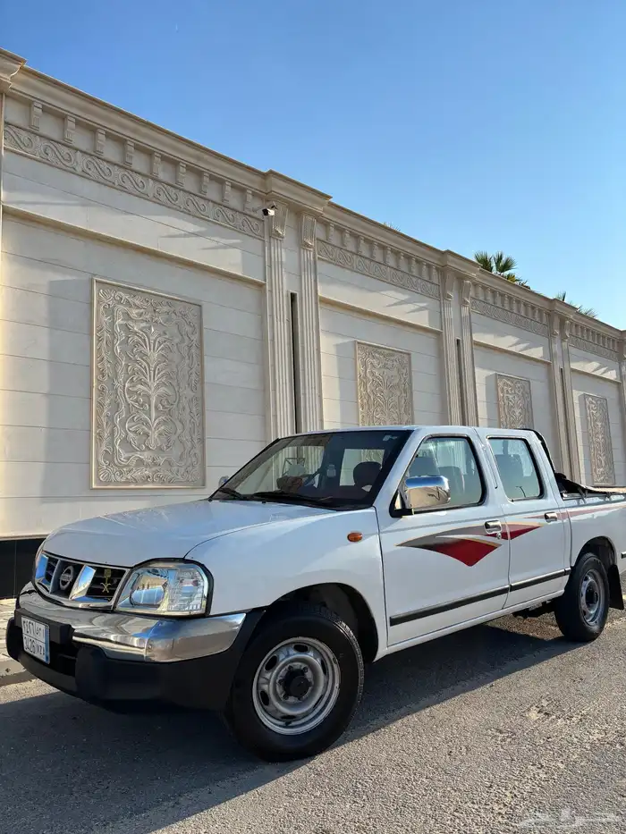 نيسان ددسن 2013 نظيف 0