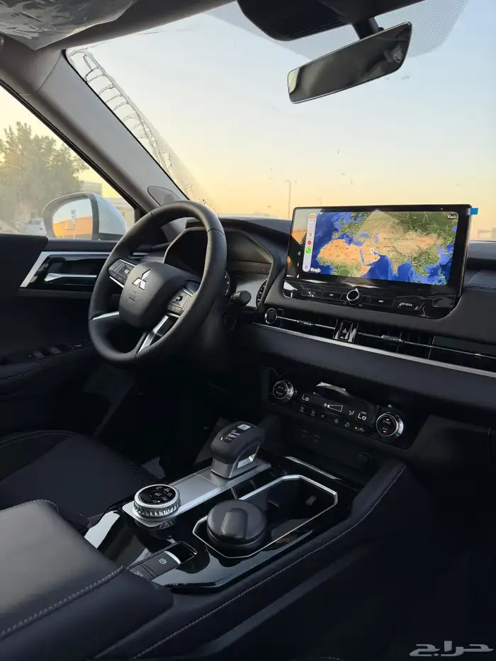 ميتسوبيشي اوتلاندر 2026 بانوراما ربع فل ب 101900شامل عرض 2