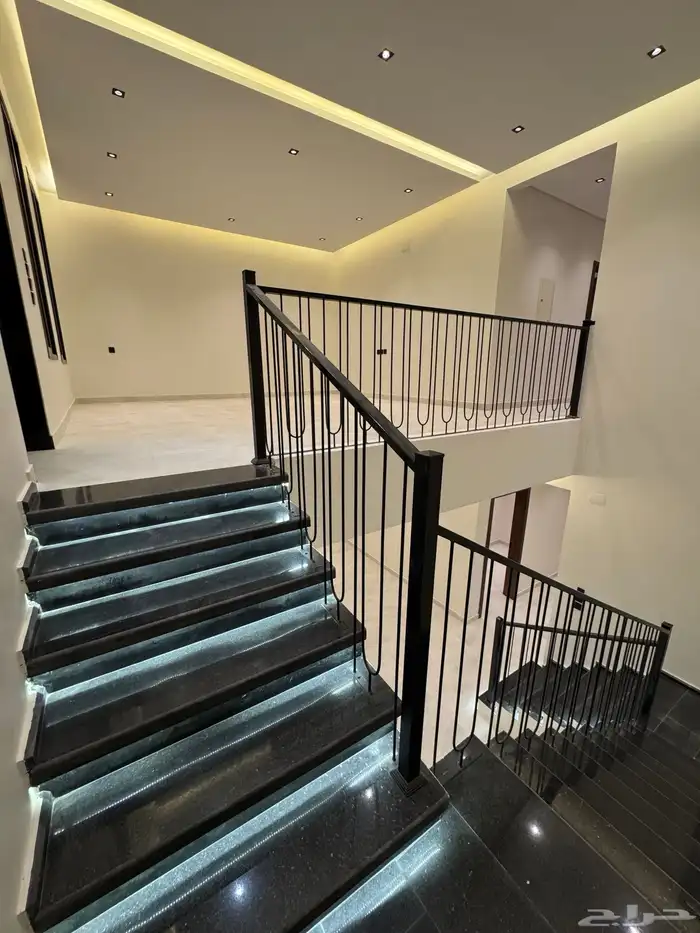 للبيع روف علوي دور ثاني مع ملحق تشطيب vipبحي الوسام 18