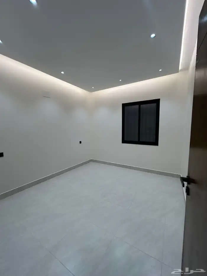 للبيع ارواف علوية احد روفيده بدرج خارجي للملحق موقع متميز 22