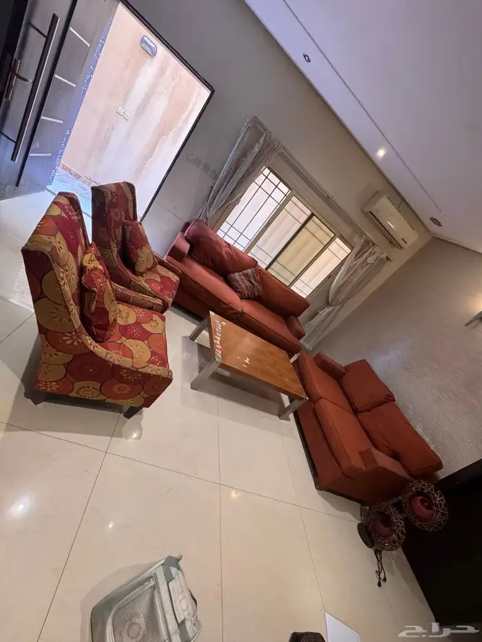 للبيع طاولات مجلس نظييفة وكراسي استرخاء واثاث 6