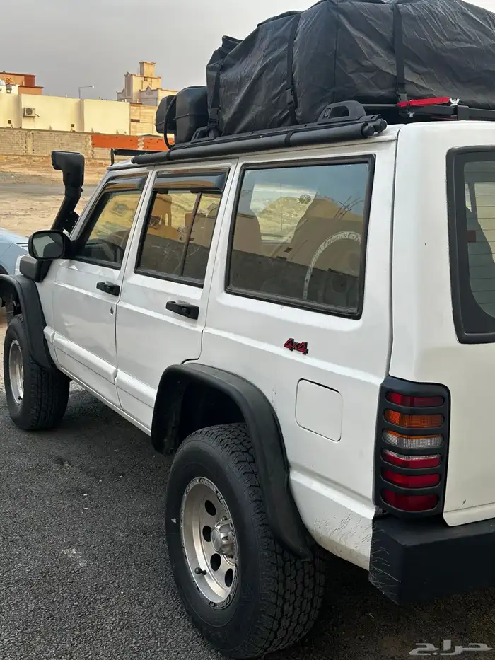 جيب شيروكي مجهز بالكامل للبر نضيف عالشرط 1