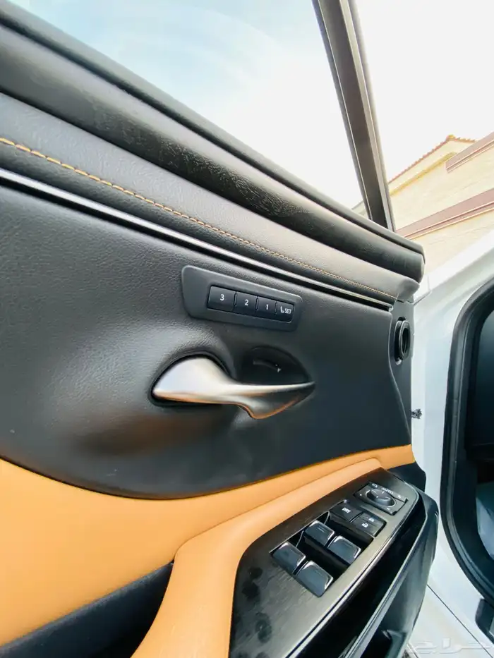 لكزس ES250 صيانات الشركه مالك واحد 29