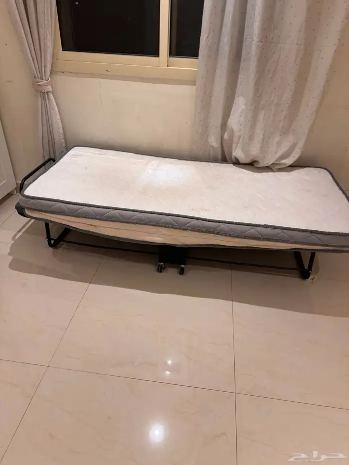 للبيع طاولات مجلس نظييفة وكراسي استرخاء واثاث 2