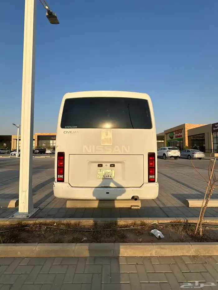 باص نيسان 4