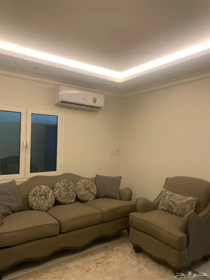 للبيع عماره دورين وملحق 3