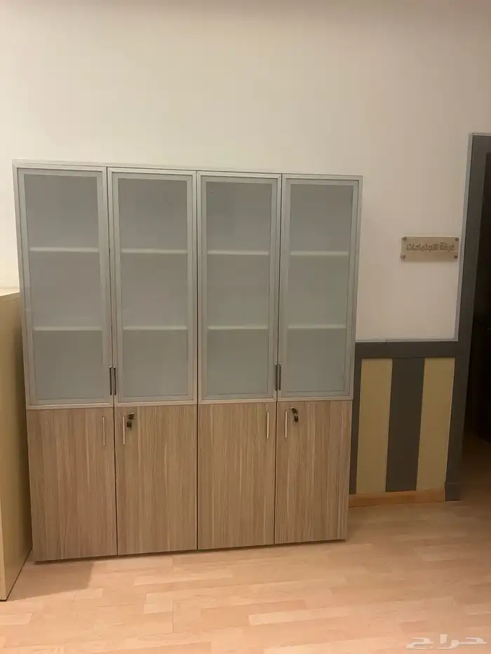 أثاث مكتبي كامل 1