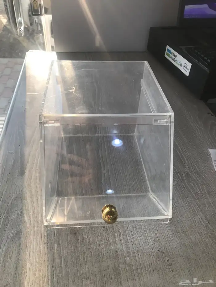 علب اكريلك 0