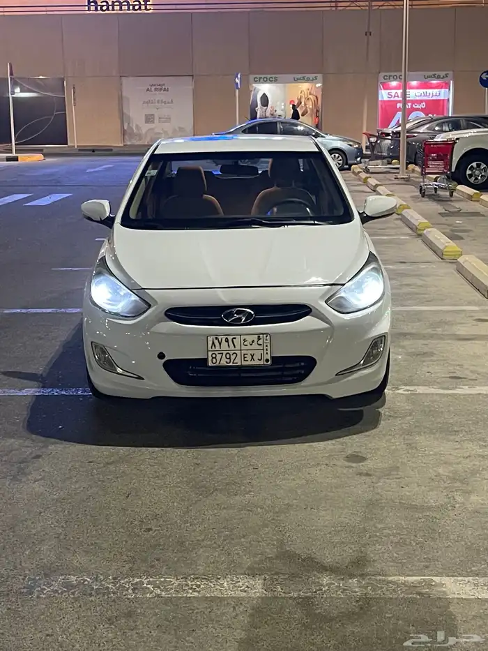Hyundai أكسنت 2015 نضيفه وتنصفت للمستخدم 5