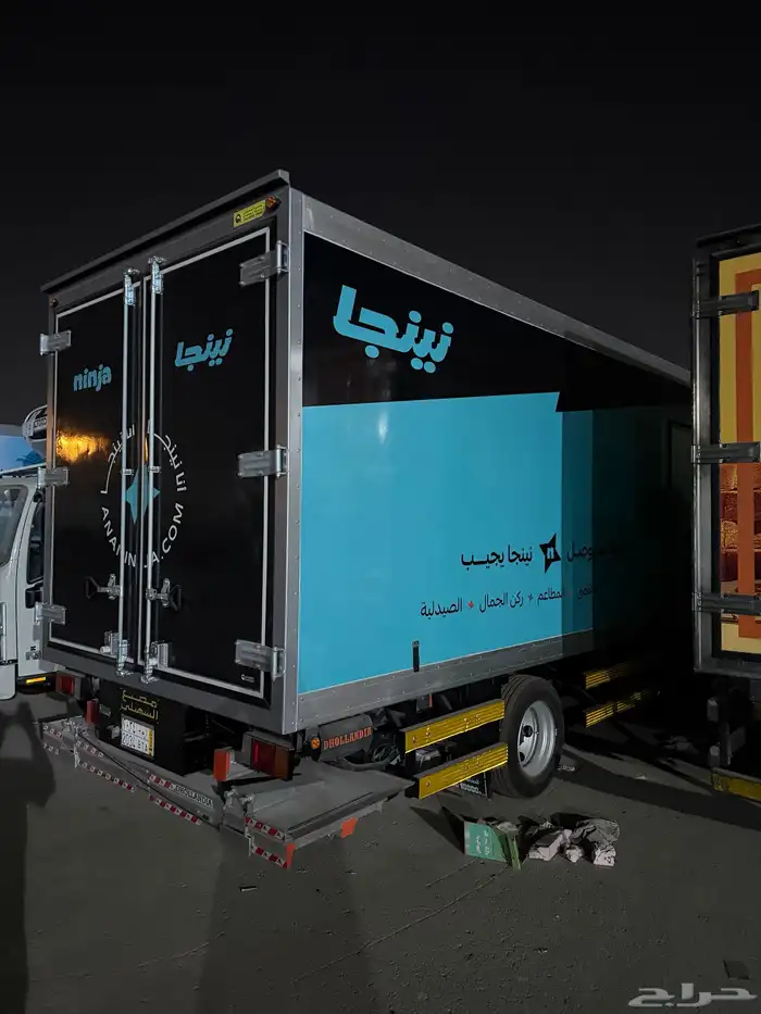 دعاية وإعلان طباعة استيكرات بنرات ستائر شاحنات 0