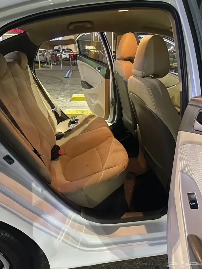 Hyundai أكسنت 2015 نضيفه وتنصفت للمستخدم 18