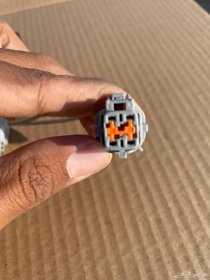 أفياش شمعات لسيارات نيسان الانوار الاماميه 4