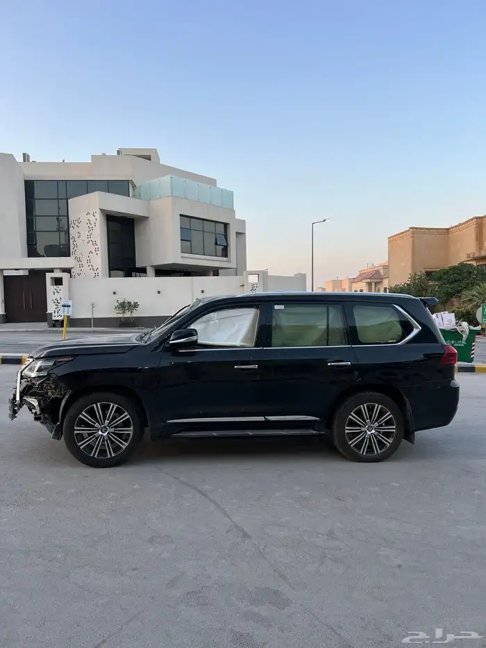 جيب لكزس 2019 ممشى قليل ومستخدم أول 1