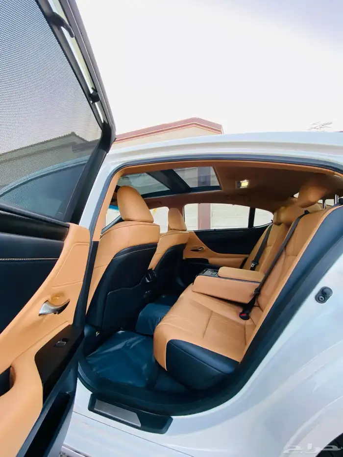 لكزس ES250 صيانات الشركه مالك واحد 31