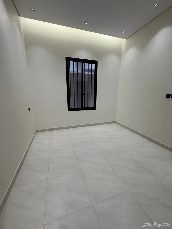 للبيع ارواف أرضيه وعلويه بحوش وسطح خاص المحاله ابها 690الف 9