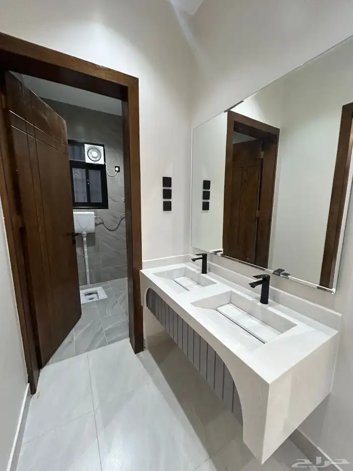 للبيع ارواف علوية احد روفيده بدرج خارجي للملحق موقع متميز 8