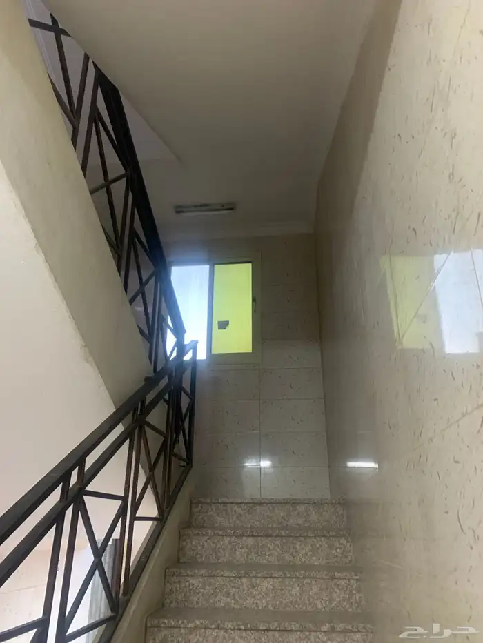 للبيع عماره دورين وملحق 4