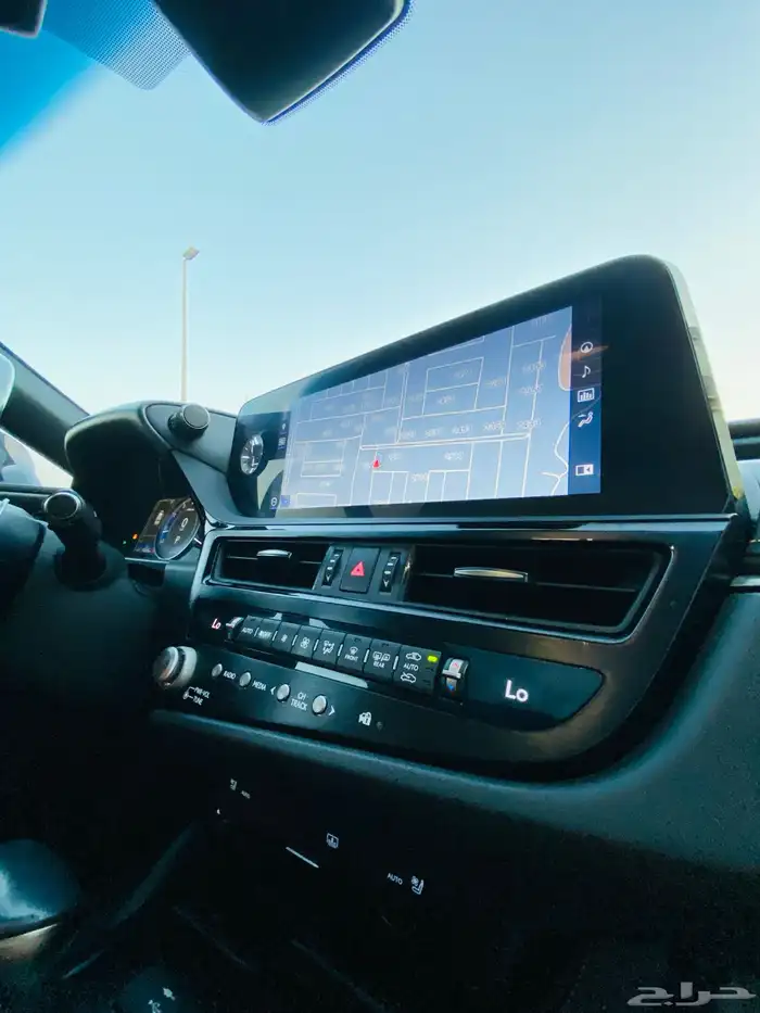 لكزس ES250 صيانات الشركه مالك واحد 52