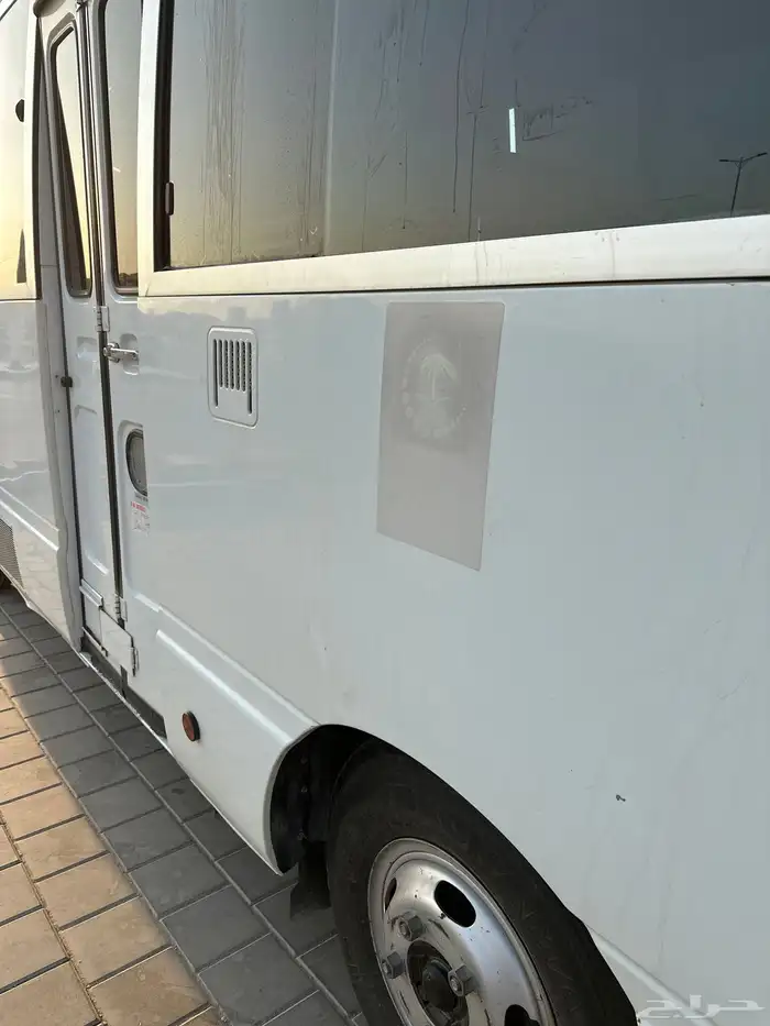 باص نيسان 11