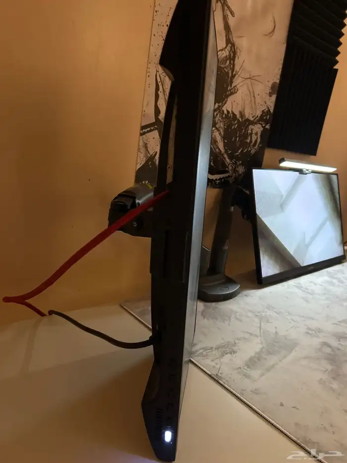 شاشه BENQ 60hz 22 بوصه شاشه جانبيه و رئيسية فيها مستشعرعيون 1