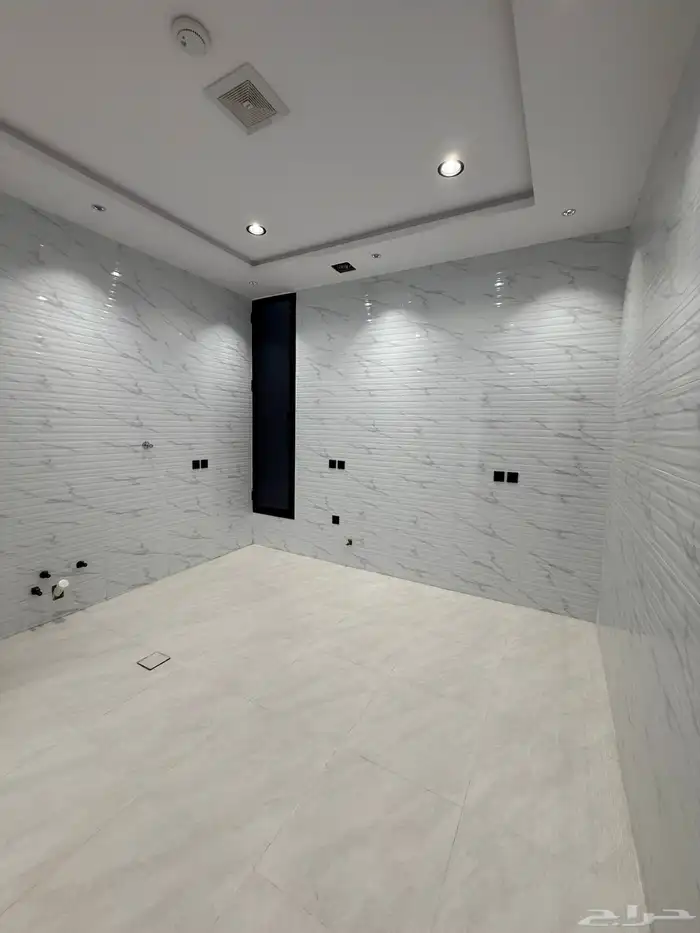 للبيع ارواف أرضيه وعلويه بحوش وسطح خاص المحاله ابها 690الف 10