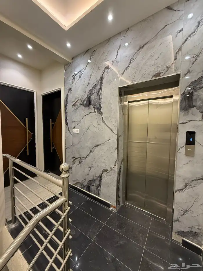 شقة كبيره فاخره للبيع في حي الرمال مخطط تلال 0