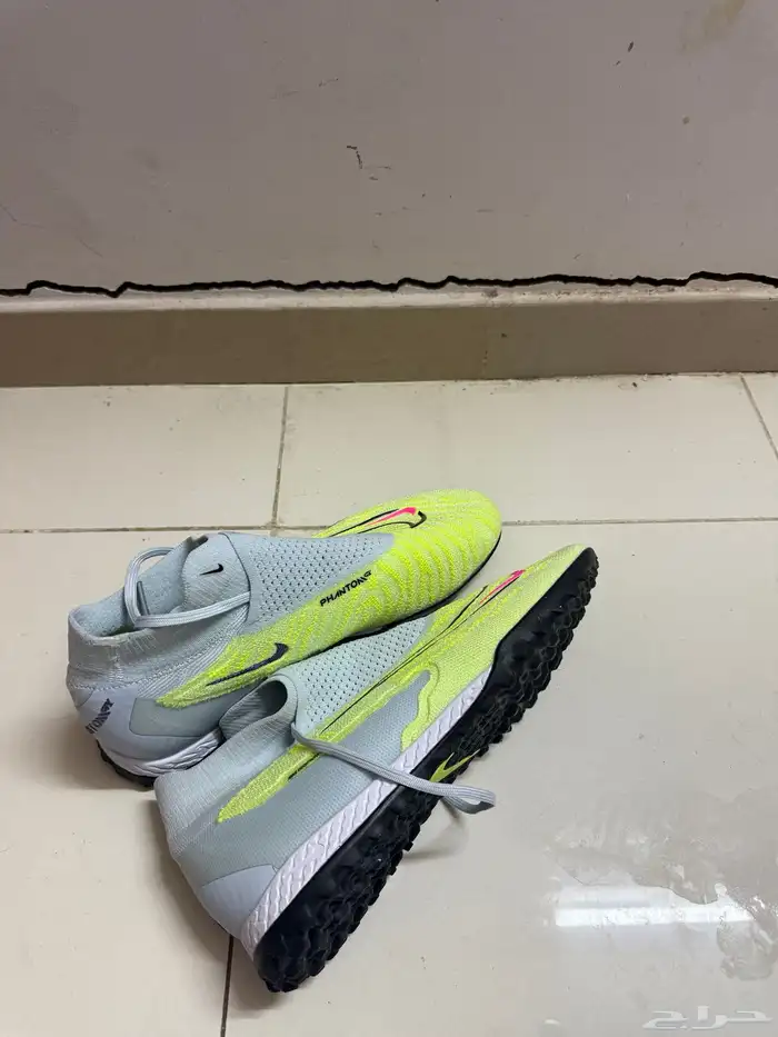 حذاء رياضي مقاس 45 2