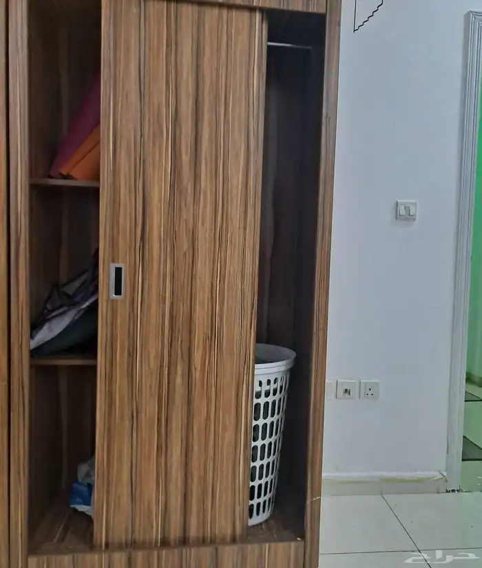 2 دولاب ضلفتين من الخشب المتين استعمال اقل من سنه 0