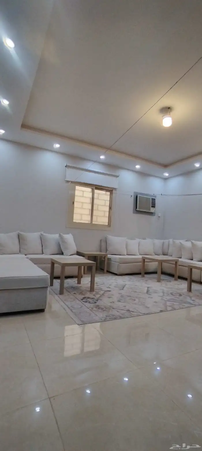 لبيع مجلسين وحد حرف L ووحد كبير 1