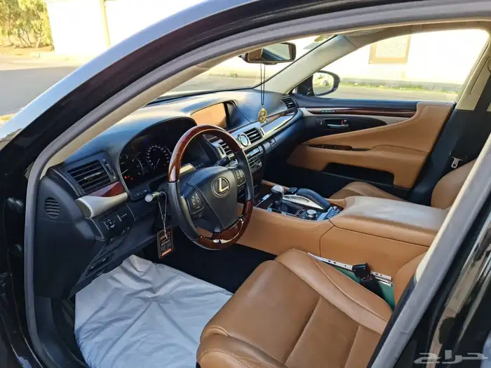 لكزس LS 460L - 2016 - نظيف جدا للبيع 16