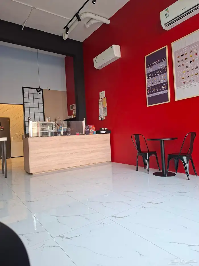 للتقبيل محل بفكرة مبتكرة في الراشدية 1