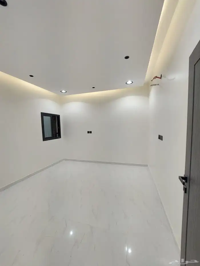 للبيع شقه تمليك أرضية مخطط 71 جديدة حواش وكراج مدخل خاص 9