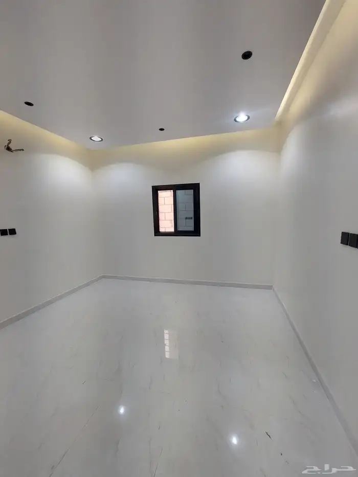 للبيع شقه تمليك أرضية مخطط 71 جديدة حواش وكراج مدخل خاص 11