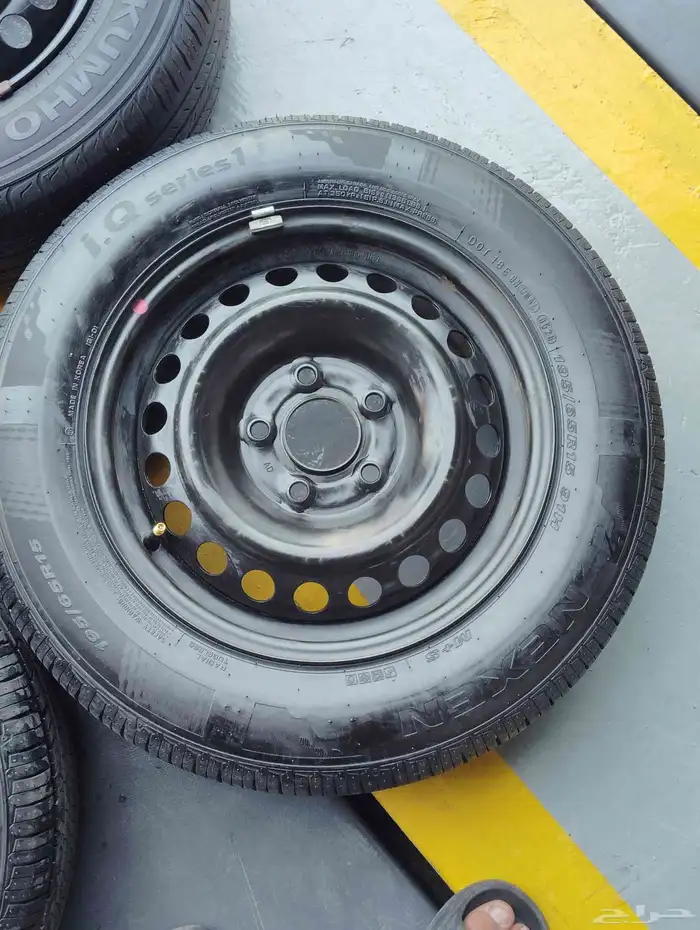 هونداي النترا مقاس 15 اصلي مع الكفرات درجة اولى 2