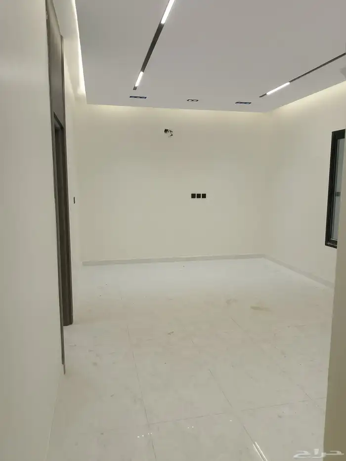 للبيع شقه تمليك دور الأول حي احد جديده بالدمام 5 غرف 660 الف 3