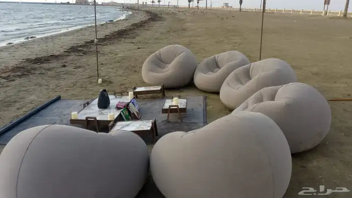 جلسات علئ شاطئ حنيش رمنسيه للايجار بساعه 7